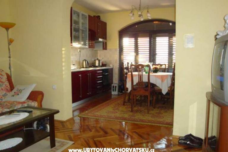 Apartmaji Puntamika coast – foto 6