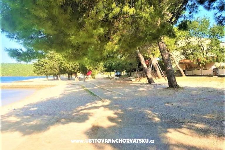 Apartmaji Tena,  prvi red do mora – foto 12
