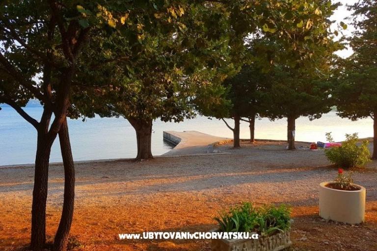 Apartmaji Tena,  prvi red do mora – foto 21