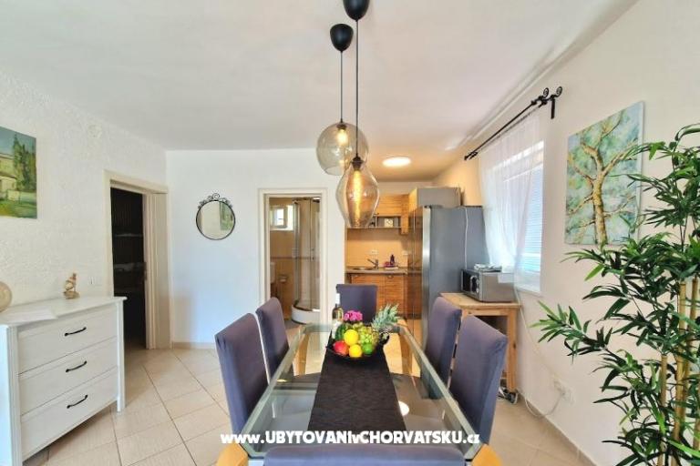 Apartmaji Tena,  prvi red do mora – foto 22