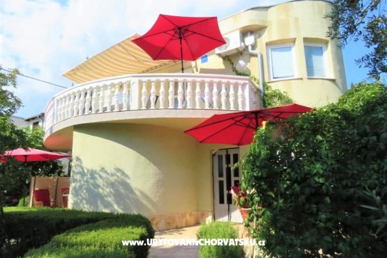 Apartmaji Tena,  prvi red do mora – foto 3