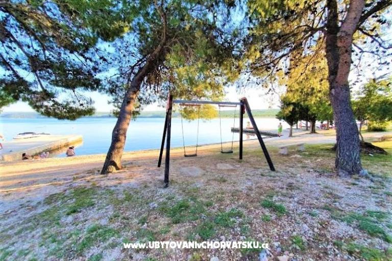 Apartmaji Tena,  prvi red do mora – foto 6