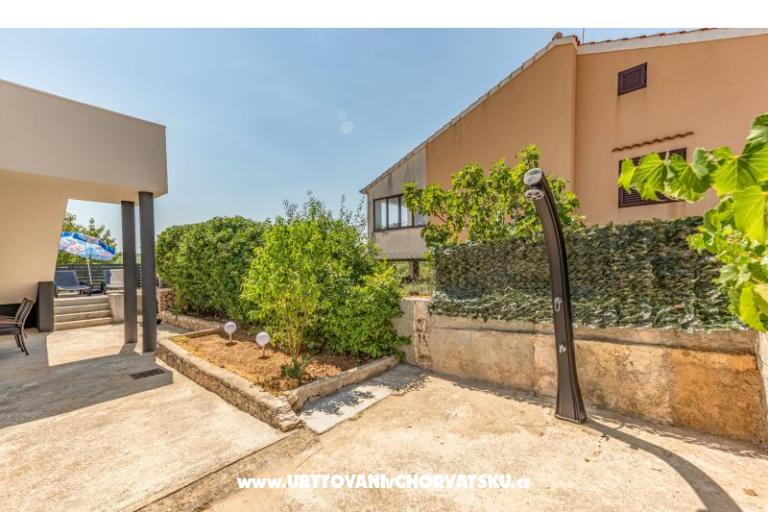 Apartma Luxe Holiday Home – foto 13