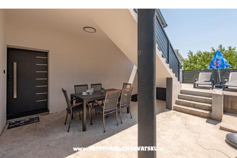 Apartma Luxe Holiday Home – foto 15