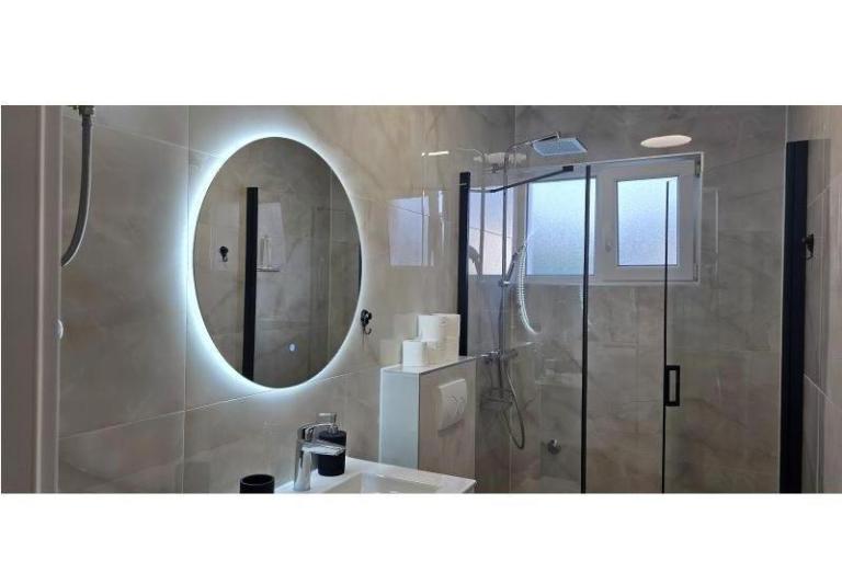 Apartma Luxe Holiday Home – foto 18