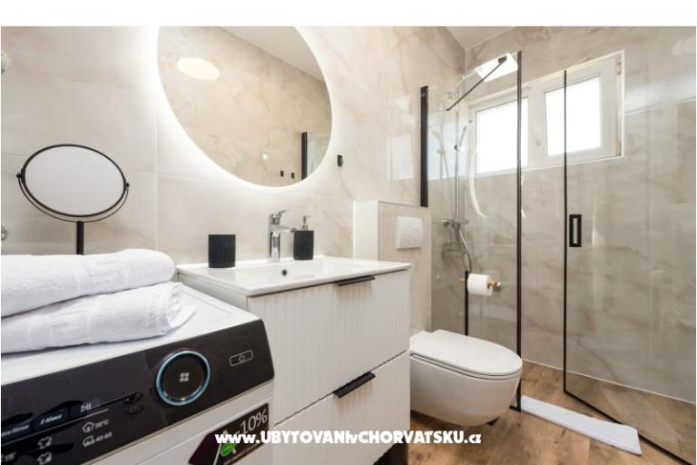 Apartma Luxe Holiday Home – foto 9
