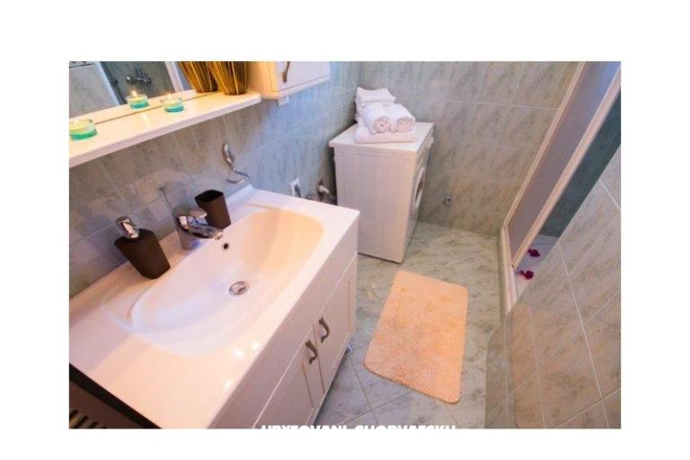 Apartmaji Afrodita – foto 16