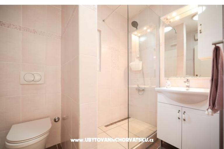 Apartmaji Floresita – foto 11