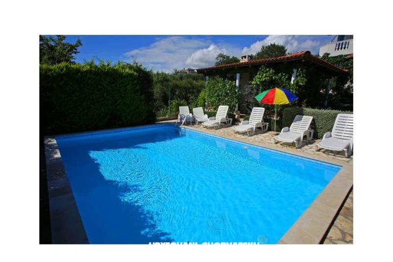 Luton Apartmaji – foto 2