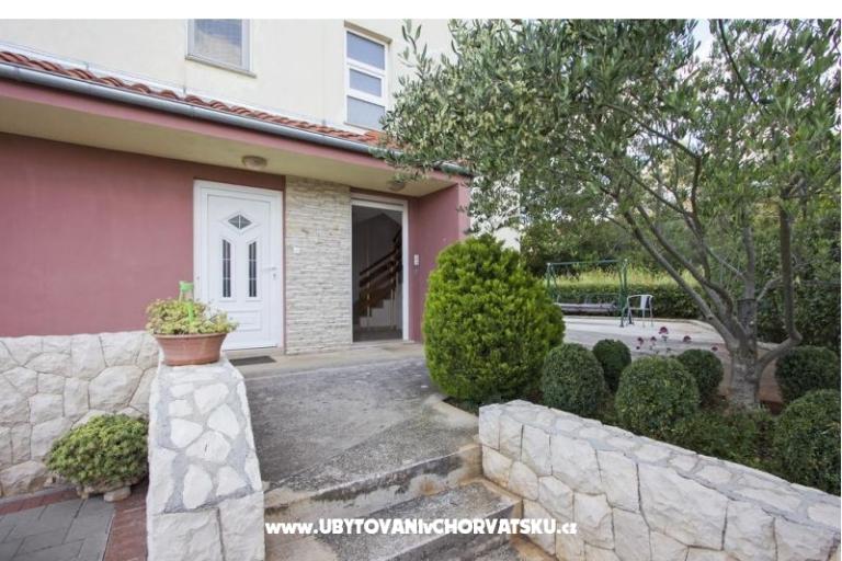 Apartmaji Nella – foto 16