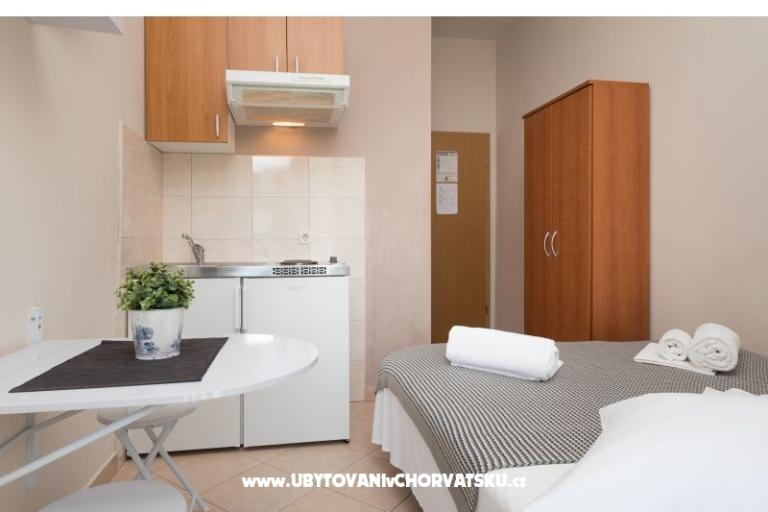 Apartmaji Barbaric – foto 10