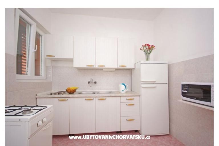 Apartmaji Julijana Zaostrog – foto 11