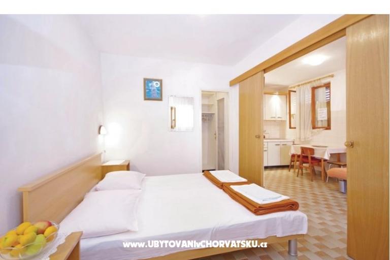 Apartmaji Julijana Zaostrog – foto 13