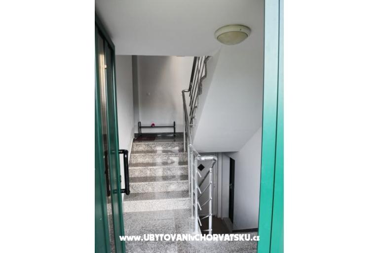 Alexis Hiša – foto 3